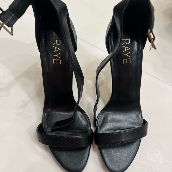 Raye Allure Heels
Black stilletos - Picture 2 of 4